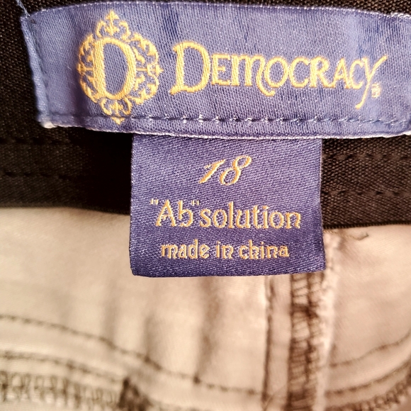 Democracy Ab'solution Camo Print Tapered Leg Jeans size 18 - Picture 7 of 9
